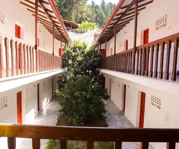 Bastas Hotel 2*