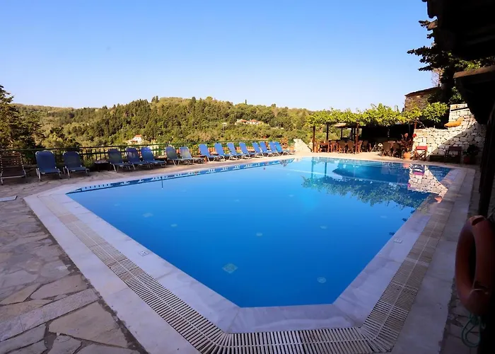 Bastas Hotel 2*