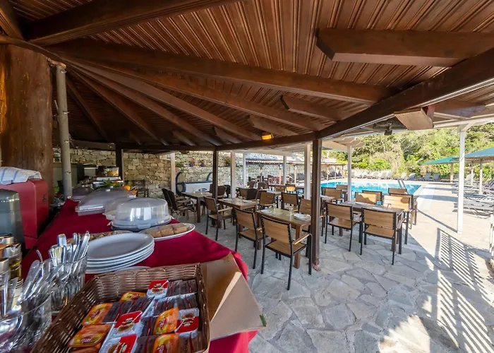 Bastas Hotel 2*
