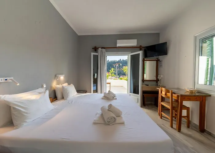 Bastas Hotel 2*
