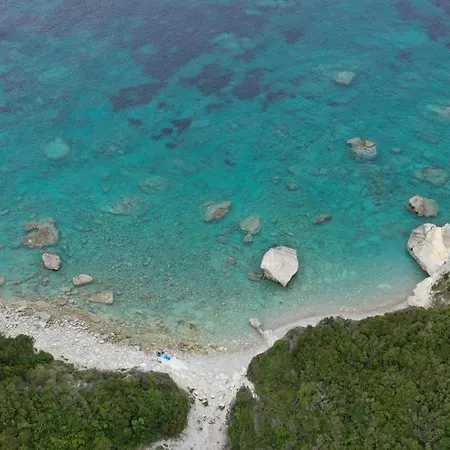 Bastas & Lakka (Paxos)