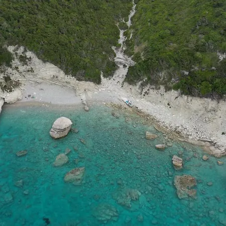 Bastas & Lakka (Paxos)